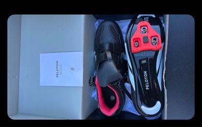 Peloton cycling Shoes (Size 8) open box