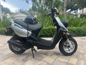 2003 Yamaha ZUMA 50CC-Under 1k miles;  all original