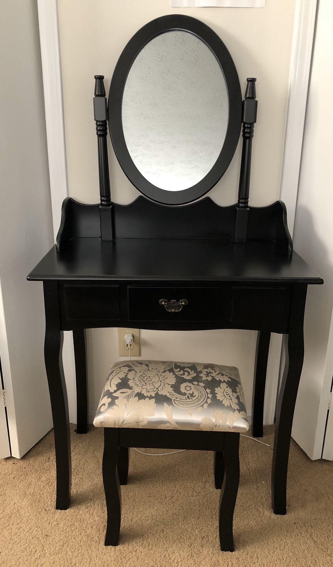 Vanity Table with Mirror and stool