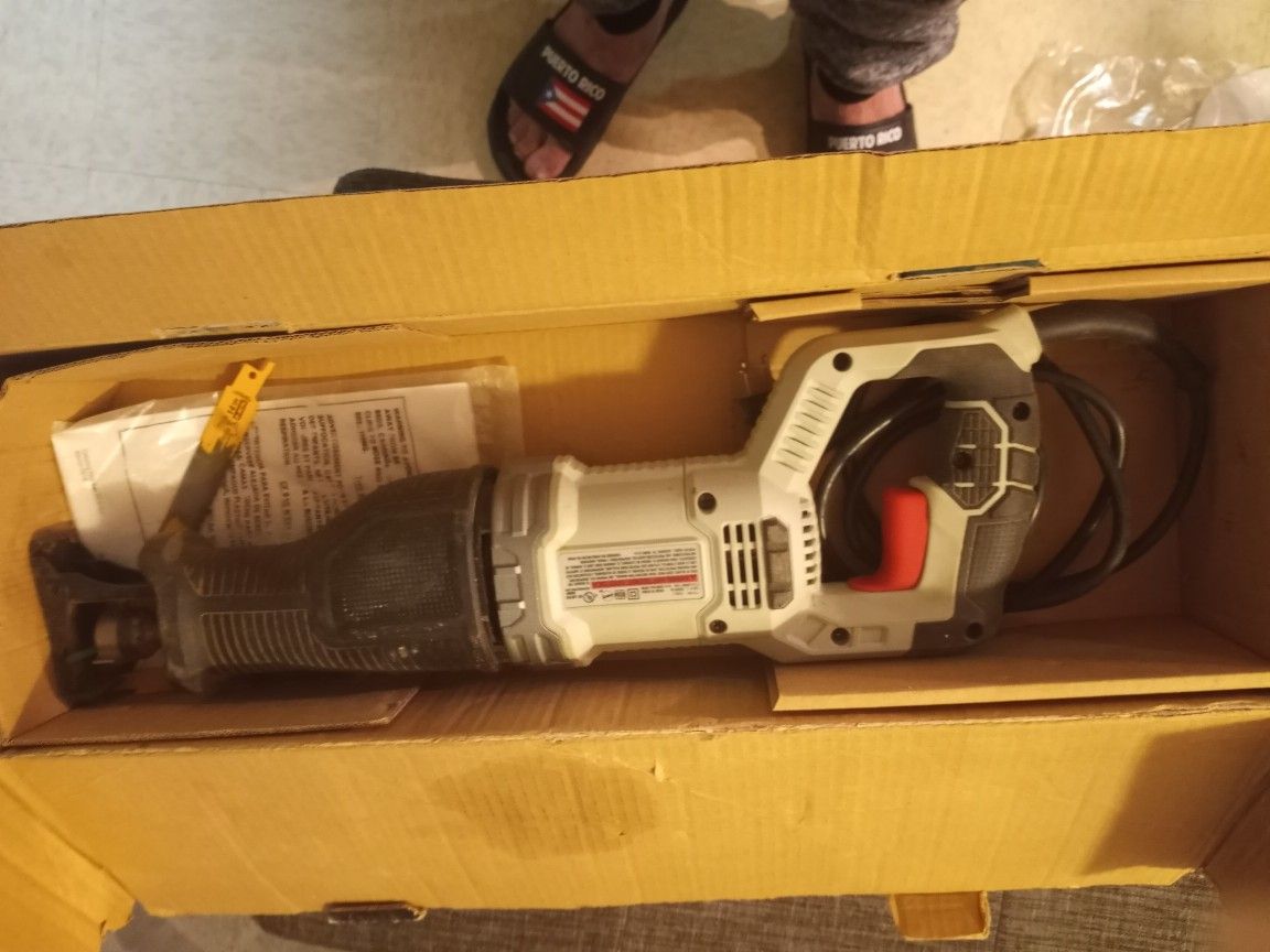 Electric Saw En Su Caja Como Nuevo.
