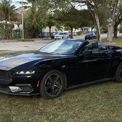 Ford Mustang Convertible 2024