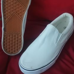 Size 8 White Shoes /Tennis Blanco's 8