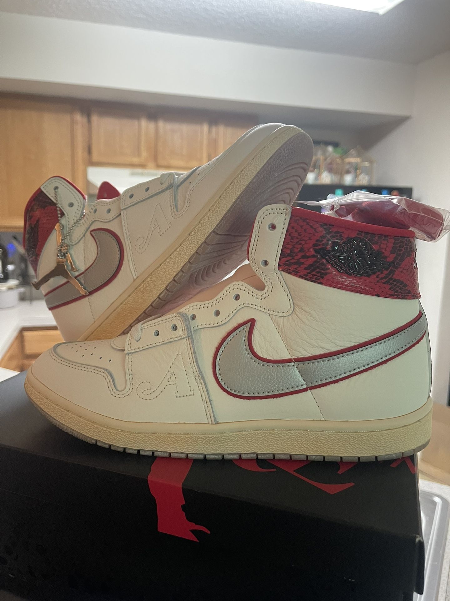 Jordan Air Ship PE “ Awake NY” Size 10 Mens