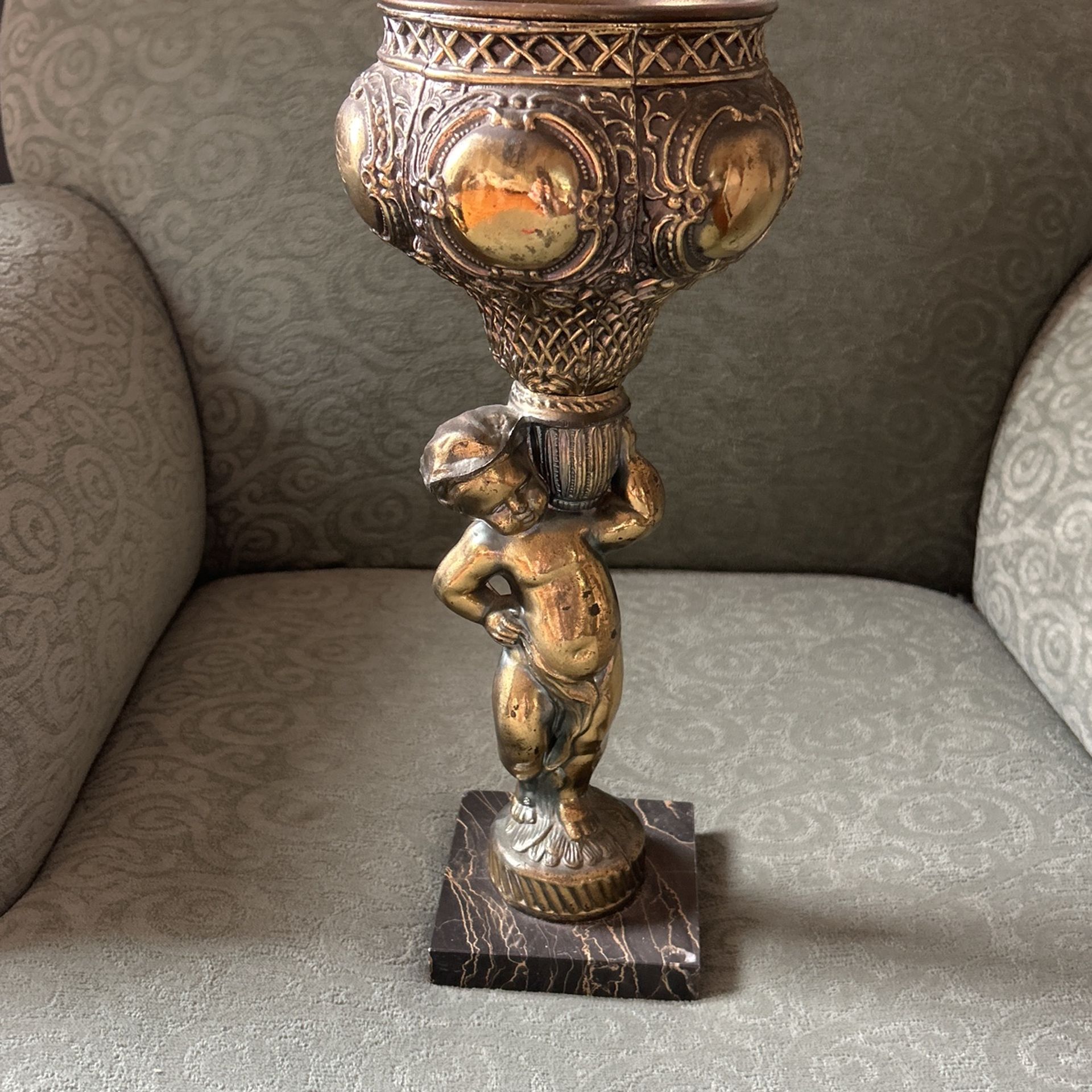 ANTIQUE VICTORIAN KEROSENE CHERUB LAMP MARBLE STAND