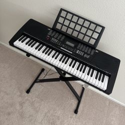Keyboard Piano w/Stand - Like New!