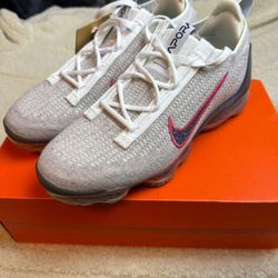 Nike Air Vapormax 2021 White/Thunder Blue Women’s Size-9.5