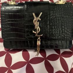 Deep purple leather hand small medium, never worn look at picture for labelling