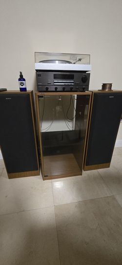 Old School Stereo System w Turntable