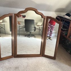 Thomasville Oak Dresser/Wardrobe Mirror 