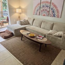 SOFA. 650$ 🔥Modern cloud-style sectional sofa in excellent condition. Purchased new for $1,000+