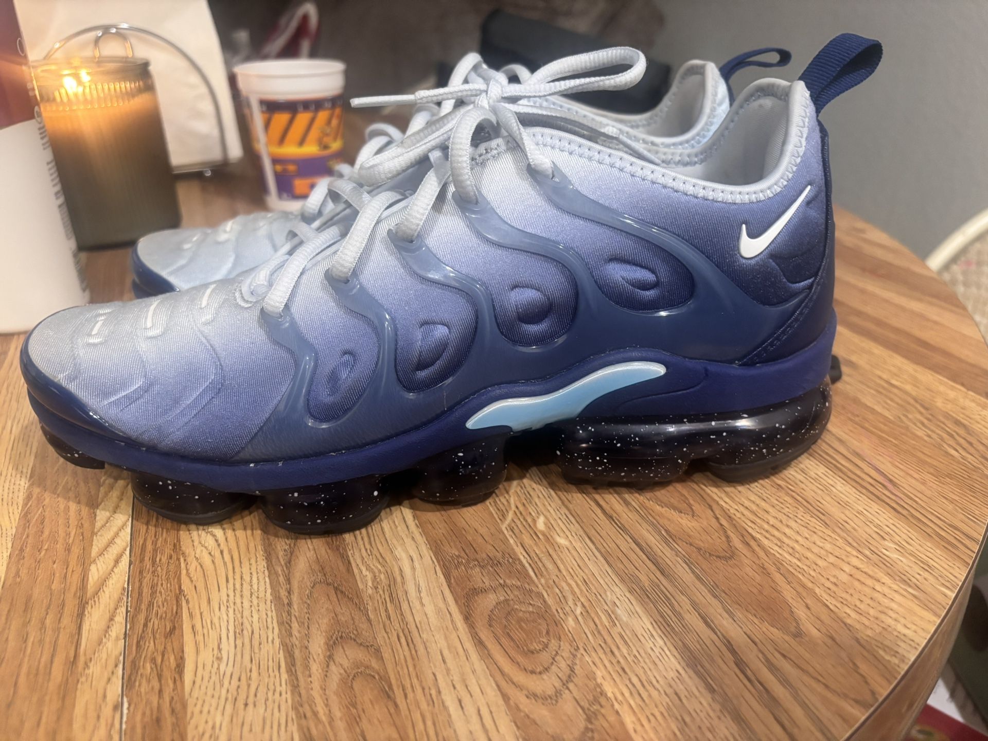 NIKE VaporMax