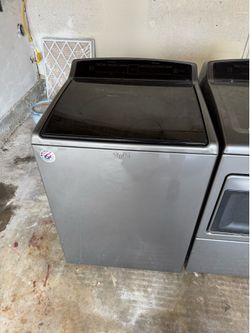 Whirlpool Washer and Dryer - 2020