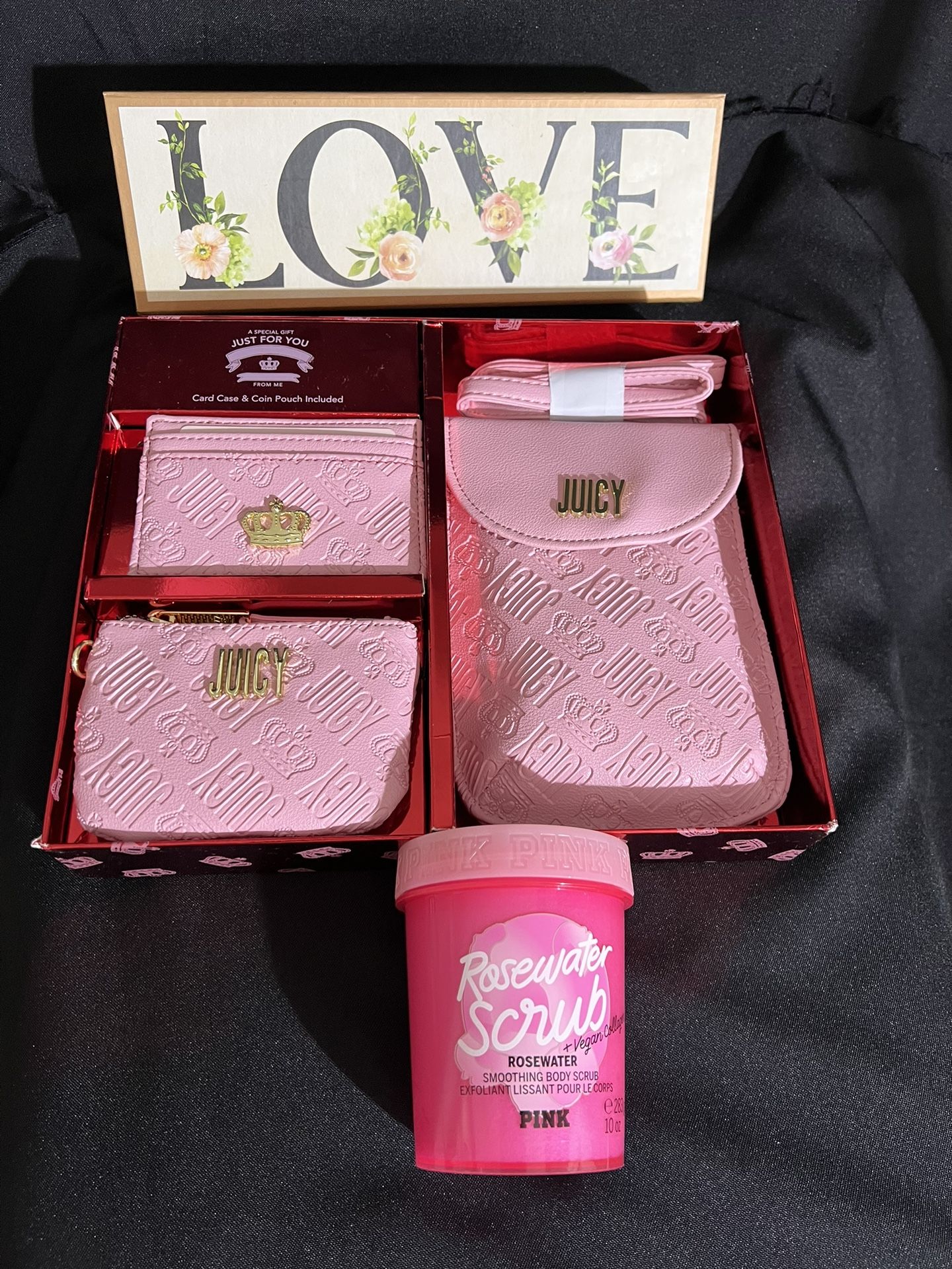 Juicy Couture Cellie Gift Set 3-pc. Wallet+ PINK Rose water Body Scrub