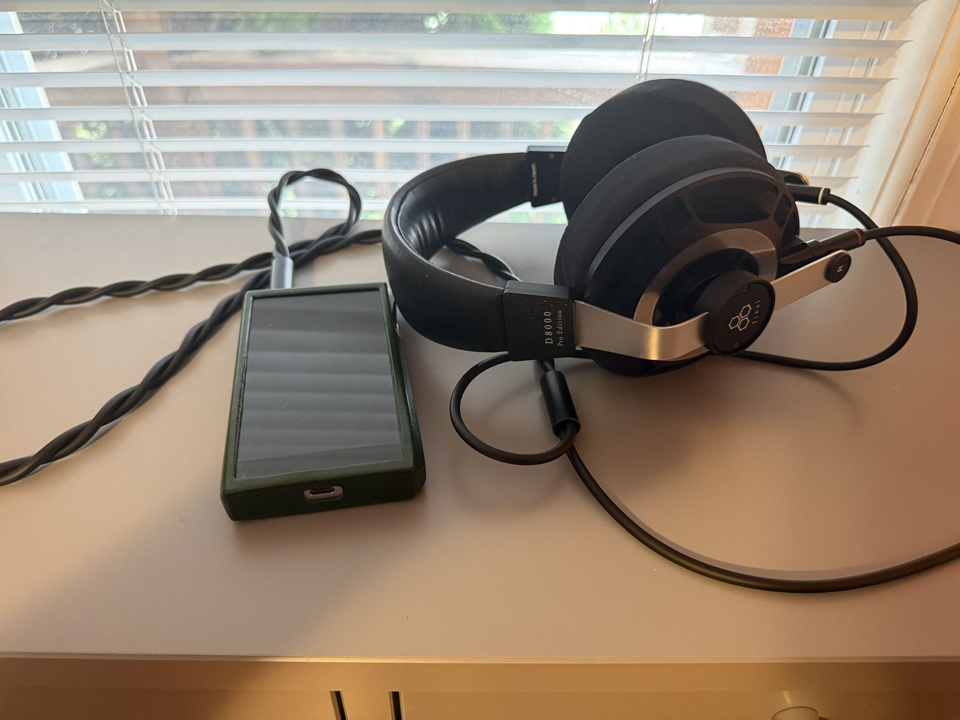 Astell&Kern SP2000 And Final Audio D8000 Pro