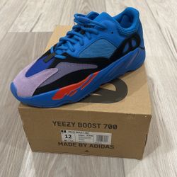 Yeezy Boost 700