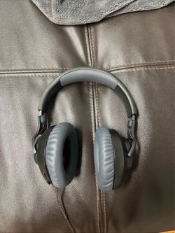 JBL Quantum 100 Wired Over-Ear Gaming Multi Platform Headphones No Mouthpiece
