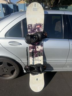 Snowboard 161 With Button Large Bindings- Gently used