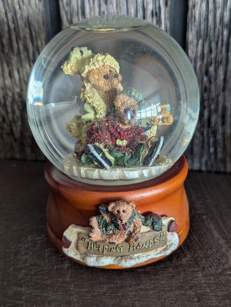 Boyd's "Helping Hands" Musical Snow Globe