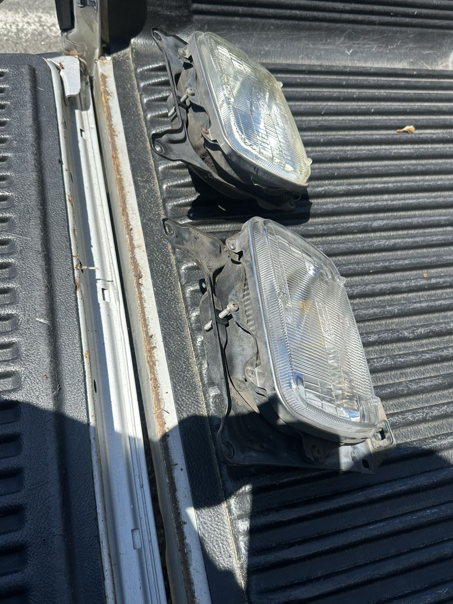 Nissan Hardbody Head Lights 