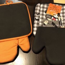 Mickey Mouse Oven Mitts And Kitchen Towel Sets $12 Each 