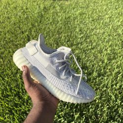 Yeezy 350 V2 Cream 