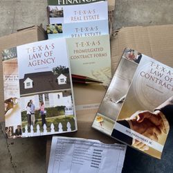 Vendo Estos Libros Quien Los Nesecite Para Sacar Su Lisencia De  Real Estate