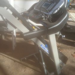 Xterra TRX 2500 Treadmill