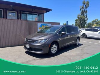2020 Chrysler Voyager