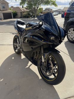2011 Yamaha R1