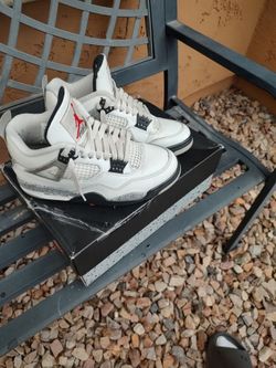 Nike Air Jordan 4 retro  size 7  kids