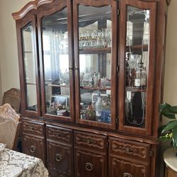 Fine China Cabinet Excellent Condition