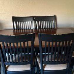 Dinning Room Table, 6 Chairs And Small Buffet.