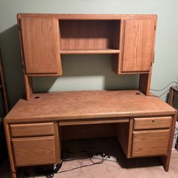 Solid Oak Desk With Hutch