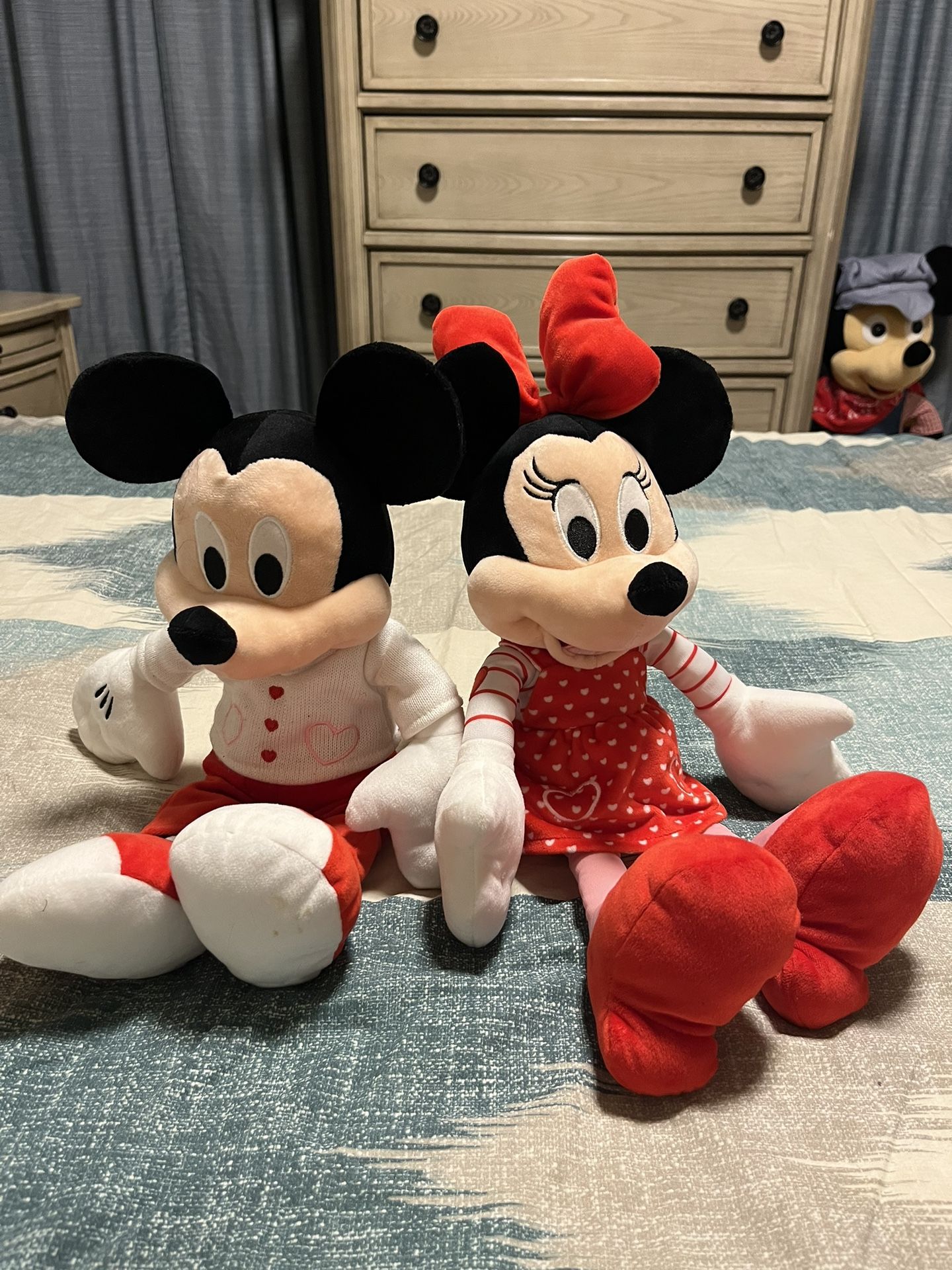 Valentine Mickey & Minnie Plushies