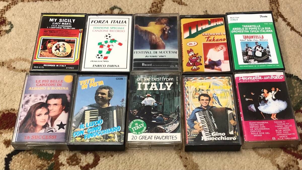 Cassettes (Italian Songs)