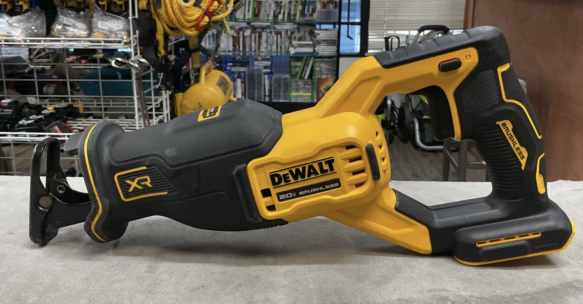 Dewalt 20V Cordless Brushless Reciprocating Saw
