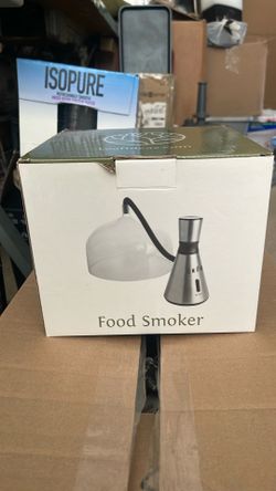 Food smoker with BBQ Smoking chips