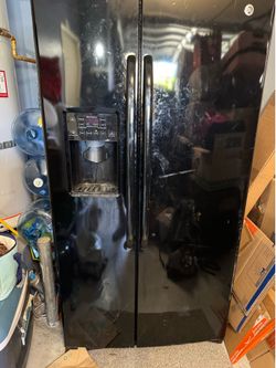 Kenmore Black Refrigerator and freezer