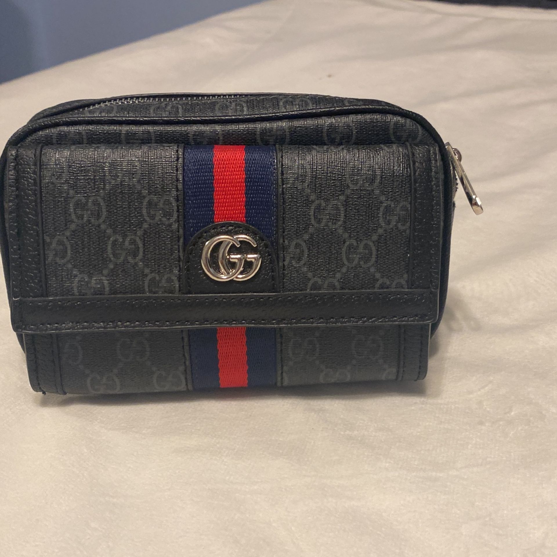 Gucci,  Men’s Messenger Bag. Black 