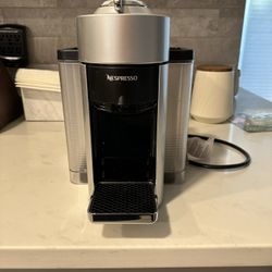 Nespresso Evoluo Coffee And Espresso Machine By De’Longhi 