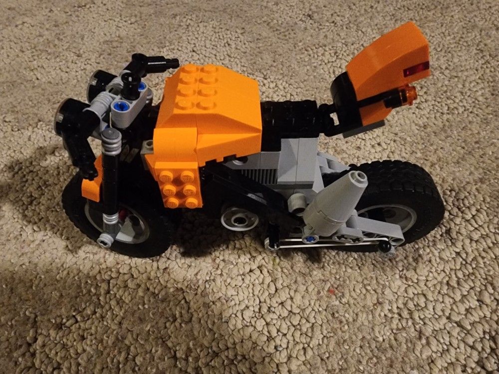 LEGO Creator 3-in-1 Street Rebel, Set # 7291