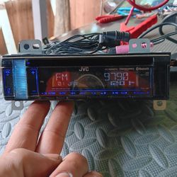 JVC BLUETOOTH SINGLE DIN STEREO MODEL# KD-R988BTS