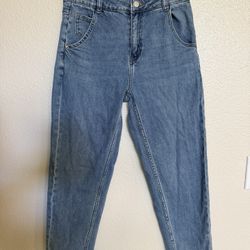 Urban Revivo Y2K High Rise Mom Jeans Light Wash XS US 2