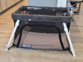 Guava Family Travel Crib