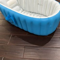Baby swimming pool