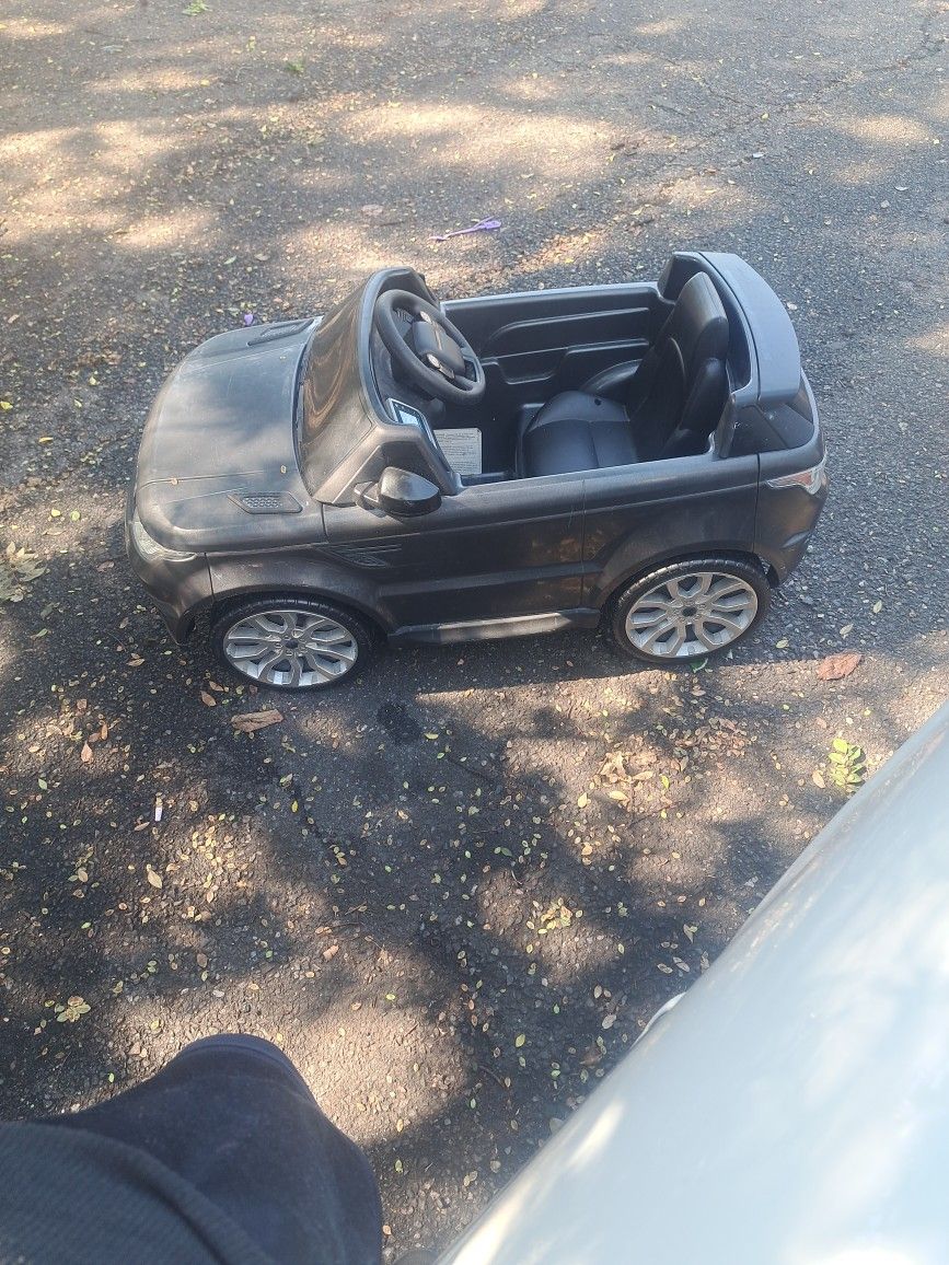 Kids Power Wheel Range Rover Works Good Good Condition Used 400 Selling Half Price