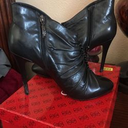 Guess ankle boots $10 size 8.5