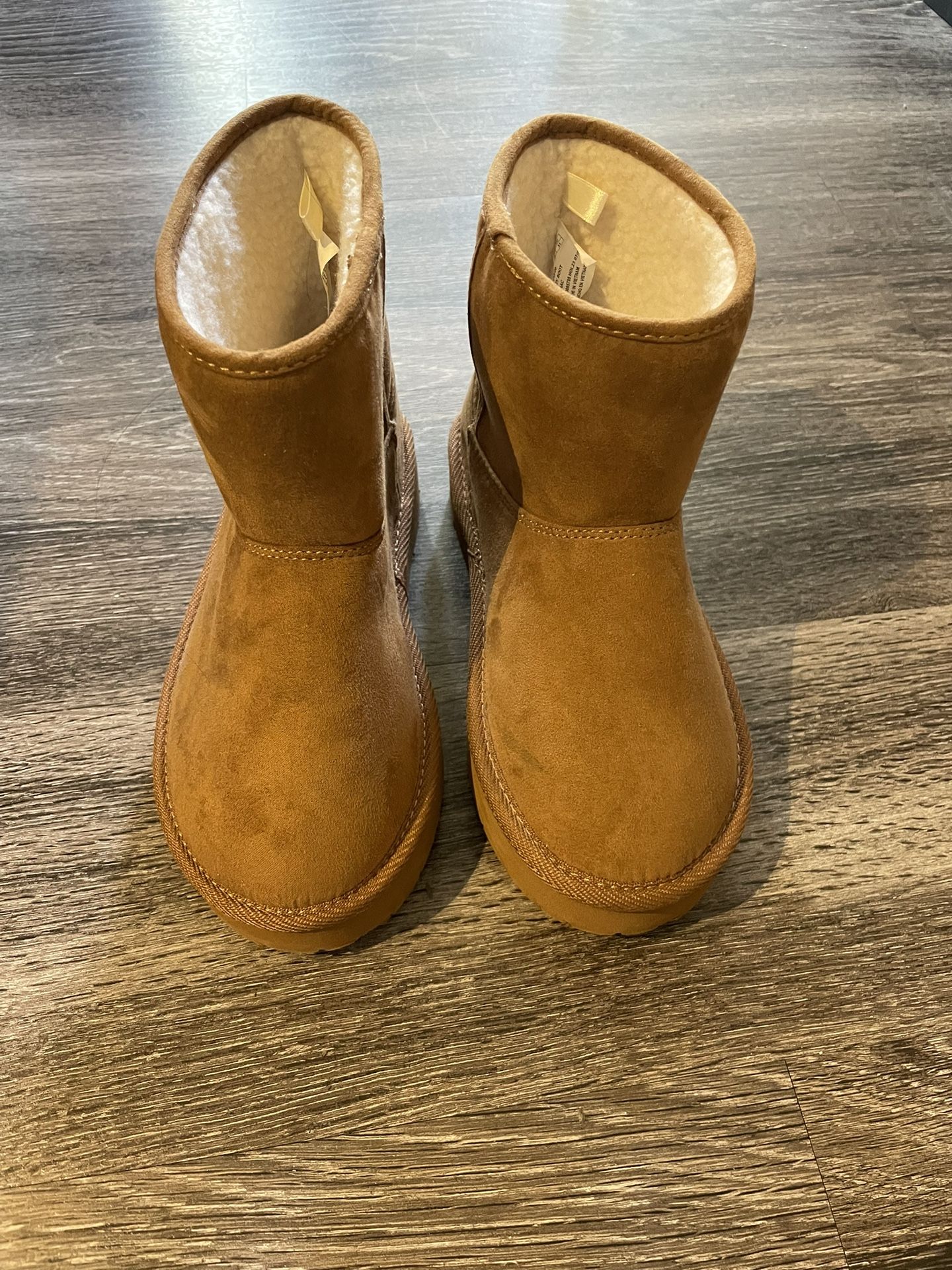 Kids Boots, Sherpa Boots, Size 1