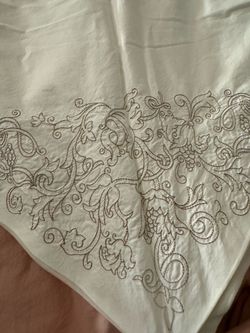JANE SEYMOUR GRAND HOTEL BEDDING.
