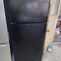 Ge Top And Bottom Refrigerator Apartment Size Warranty One Year Financing With Snap If You Qualify New Condition 